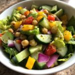 Dieser köstliche Salat entleert den Bauch und lässt Sie abnehmen