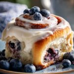 Blaubeer-Zimtschnecken – süßes Hefegebäck fürs Frühstück