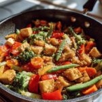 Gemüsepfanne mit Tofu und Sesam für gesunde Mahlzeiten