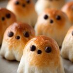 Süße Geisterbrötchen